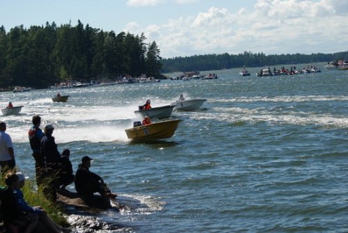 Kitö-ajot — Suomen vanhin ja suurin perhemoottorivenekilpailu